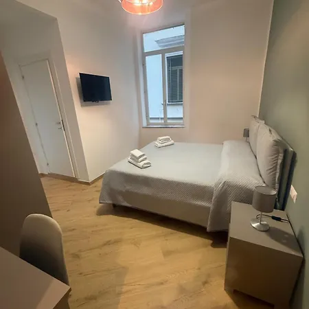 Salvator Rosa 67 3* Νάπολη